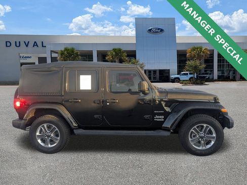 Used 2020 Jeep Wrangler Unlimited Sahara image 3