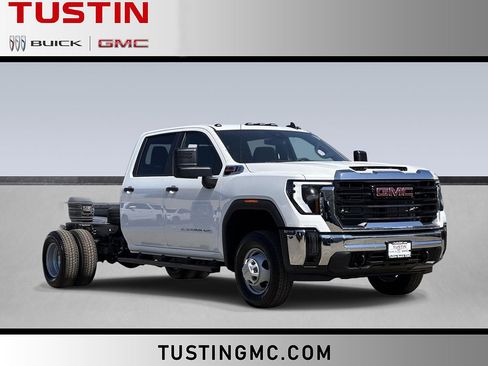 New 2026 GMC Sierra 3500 Pro RWD image 1