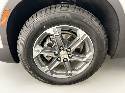 Used 2025 Chevrolet Blazer LT AWD/4WD image 35