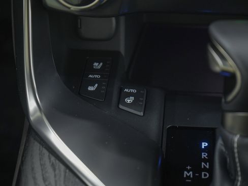 Used 2025 Lexus LX 600 4WD w/ Accessory Package (2T) image 21