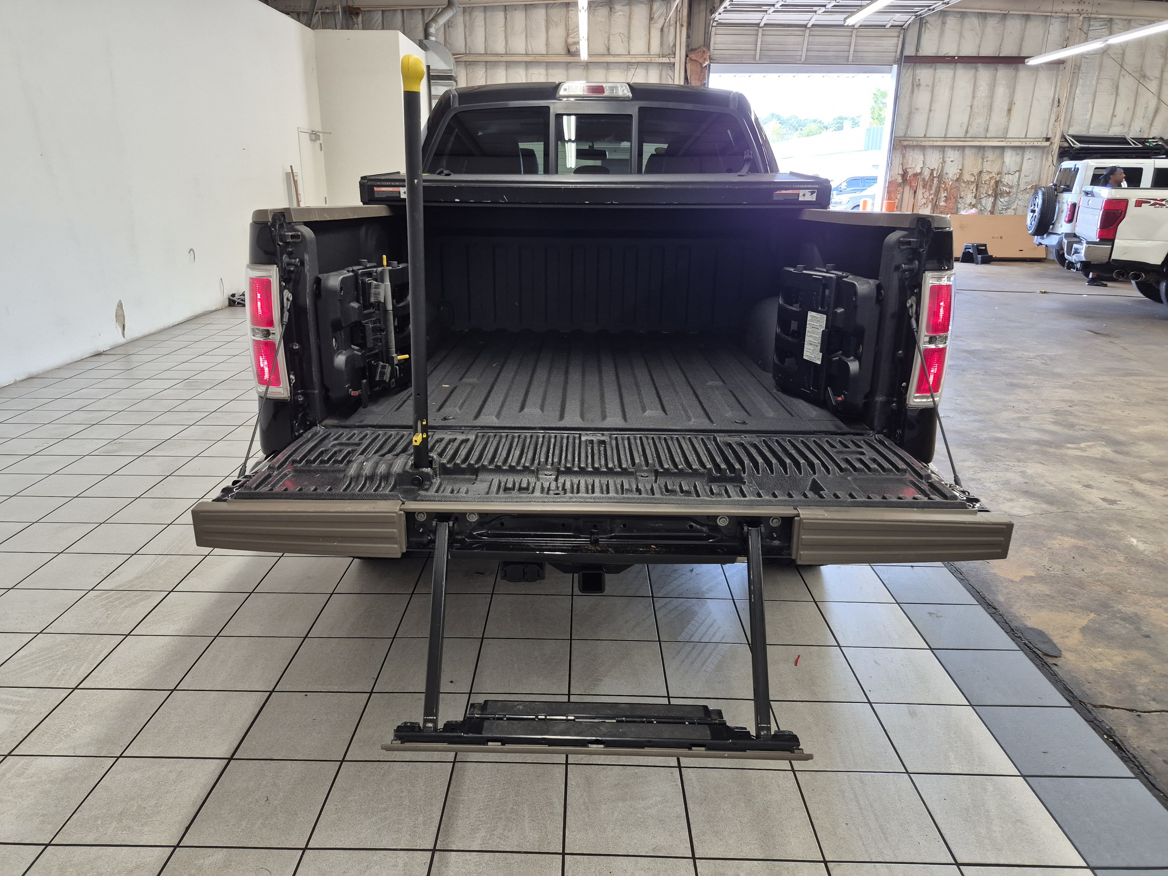 Used 2014 Ford F150 King Ranch w/ King Ranch Luxury Package AWD/4WD image 38