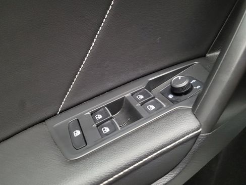 Used 2022 Volkswagen Tiguan SE FWD image 27