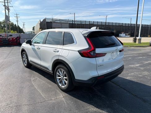 Used 2024 Honda CR-V EX image 4