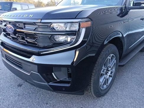 New 2026 Ford Expedition Active image 9