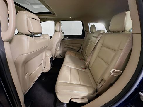 Used 2018 Jeep Grand Cherokee Limited image 28