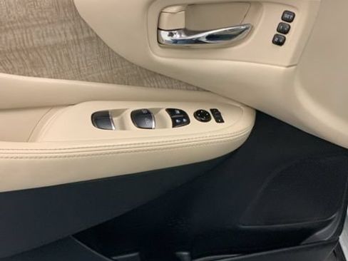 Used 2023 Nissan Murano SL w/ SL Moonroof Package FWD image 15