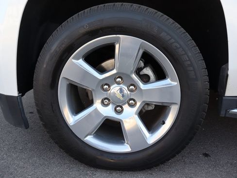 Used 2018 Chevrolet Suburban Premier AWD/4WD image 41