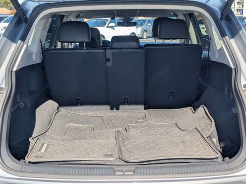 Used 2024 Volkswagen Tiguan SE image 30