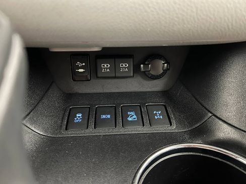 Used 2019 Toyota Highlander XLE image 23