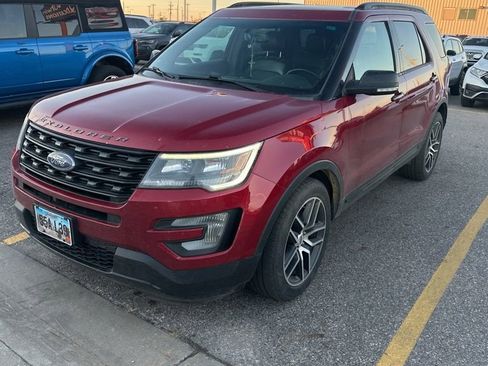 Used 2017 Ford Explorer Sport w/ Equipment Group 401A image 4