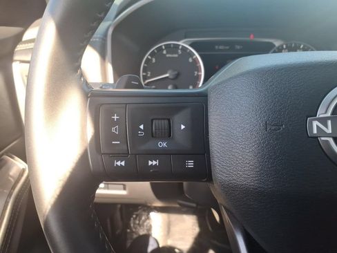 Certified 2025 Nissan Rogue SV FWD image 19