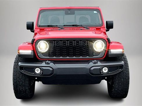 Used 2024 Jeep Gladiator Sport image 3