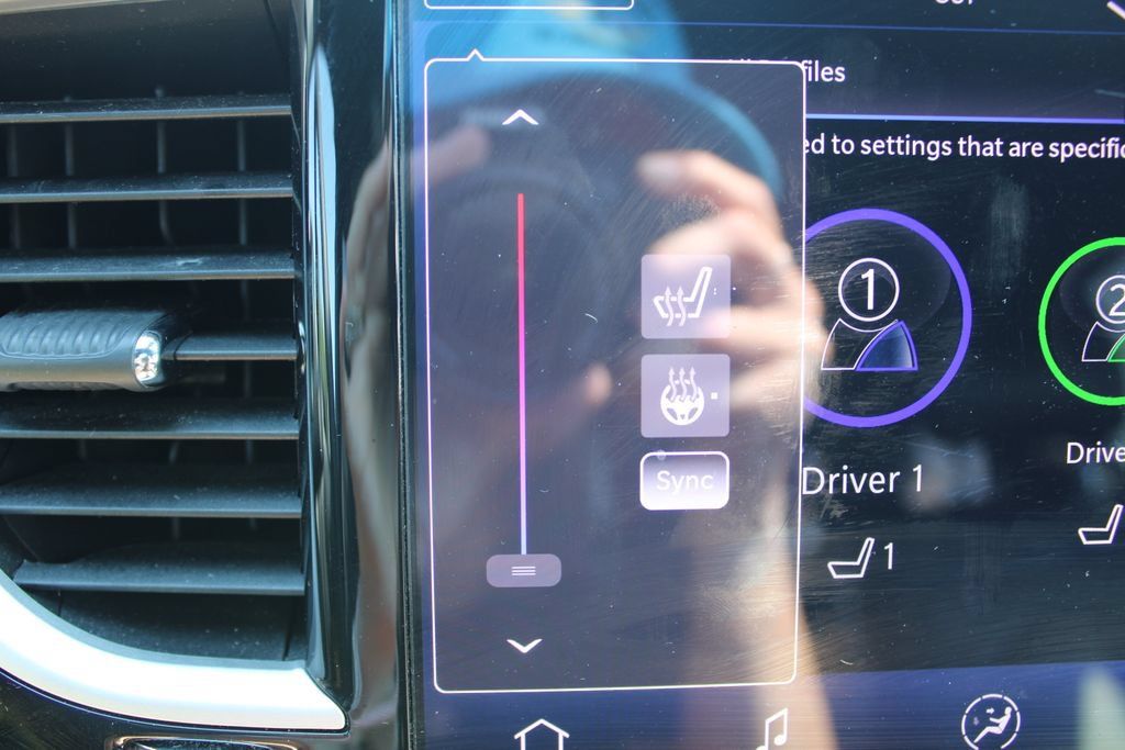 Used 2025 Chrysler Pacifica Select FWD image 49
