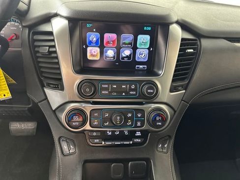 Used 2018 Chevrolet Suburban LT image 21