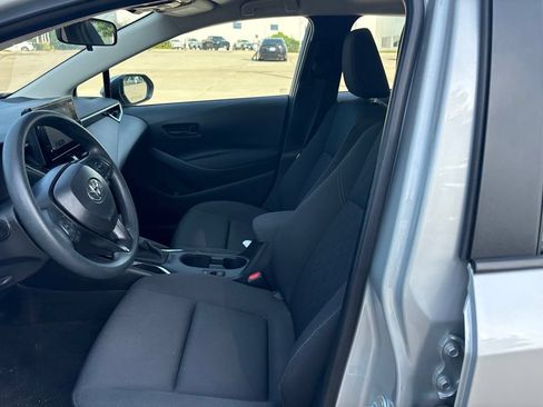 Used 2025 Toyota Corolla LE FWD image 12