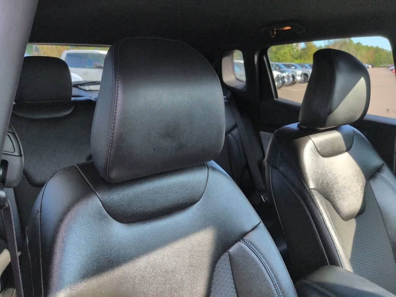 Used 2023 Jeep Compass Latitude w/ Convenience Group AWD/4WD image 7