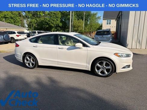 Used 2014 Ford Fusion SE w/ Equipment Group 202A image 2