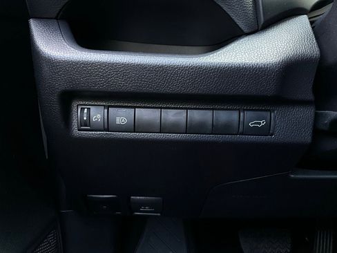 Used 2025 Toyota RAV4 XLE image 23