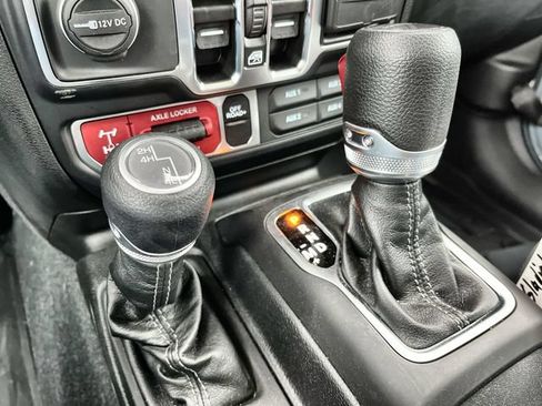 Used 2024 Jeep Gladiator Sport AWD/4WD image 21