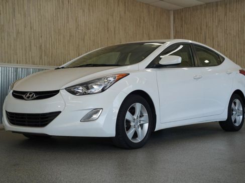 Used 2012 Hyundai Elantra GLS w/ Preferred Pkg 3 FWD image 4