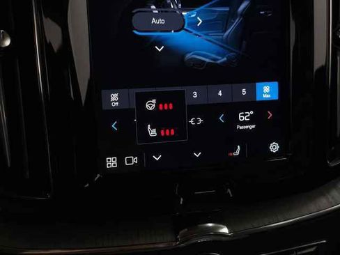 Certified 2025 Volvo XC60 B5 Plus AWD/4WD image 32