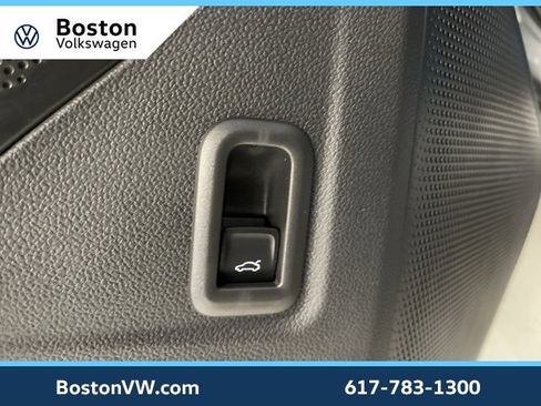 New 2026 Volkswagen Tiguan SE image 32