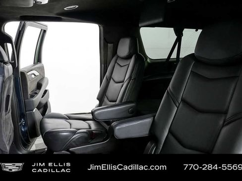 Used 2020 Cadillac Escalade ESV Platinum image 21