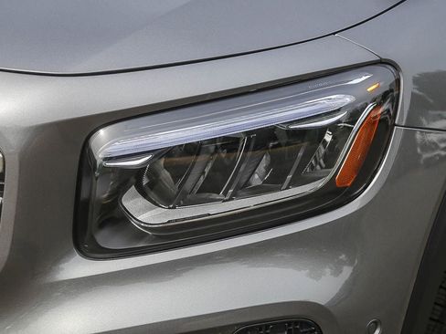 New 2026 Mercedes-Benz GLB 250 4MATIC image 7