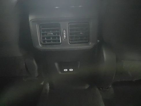 Used 2024 Toyota RAV4 SE image 9