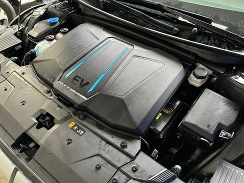 Certified 2024 Hyundai Ioniq 5 SEL AWD/4WD image 28