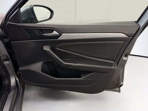 Used 2025 Volkswagen Jetta S image 32