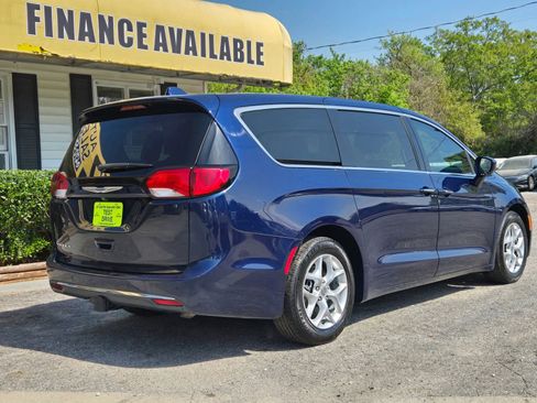 Used 2018 Chrysler Pacifica Touring Plus w/ Tire & Wheel Group image 3