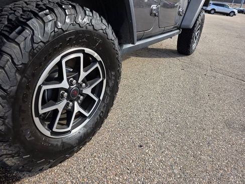 Used 2025 Jeep Wrangler Unlimited Rubicon AWD/4WD image 43