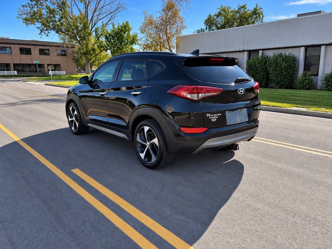 Used 2016 Hyundai Tucson Limited w/ Option Group 03 AWD/4WD image 3