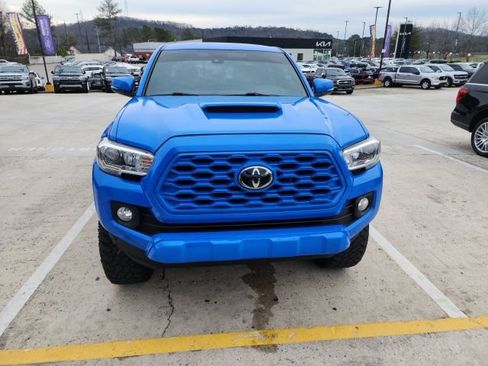 Used 2021 Toyota Tacoma TRD Sport image 2