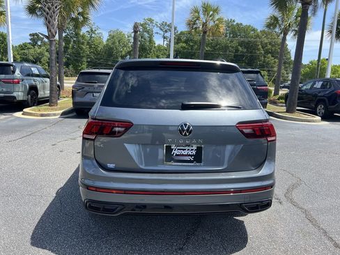 Used 2024 Volkswagen Tiguan SE R-Line FWD image 9