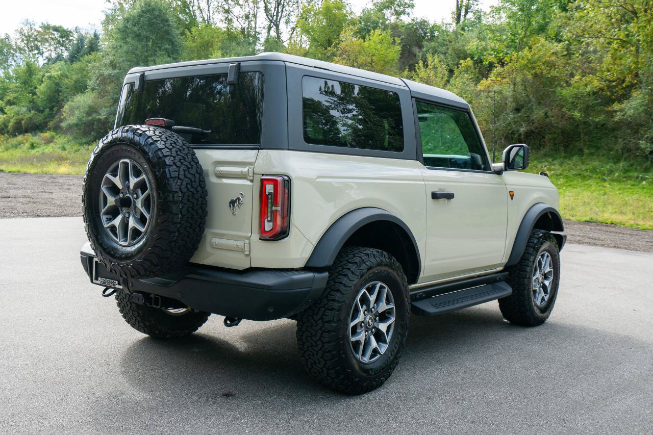 Used 2025 Ford Bronco Badlands AWD/4WD image 3