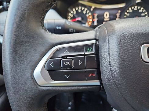 Used 2024 Jeep Compass Latitude AWD/4WD image 11