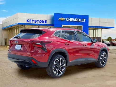 New 2026 Chevrolet Trax RS w/ Sunroof Package FWD image 7