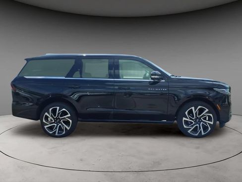 New 2026 Lincoln Navigator Black Label AWD/4WD image 10