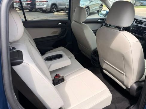Used 2019 Volkswagen Tiguan SE w/ Panoramic Sunroof Package AWD/4WD image 15