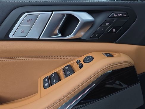 New 2026 BMW X7 xDrive40i w/ M Sport Package image 28