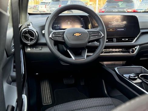 New 2026 Chevrolet Equinox LT image 8