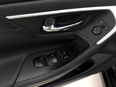 Used 2017 Nissan Altima 3.5 SL w/ 3.5SL Technology Package FWD image 22