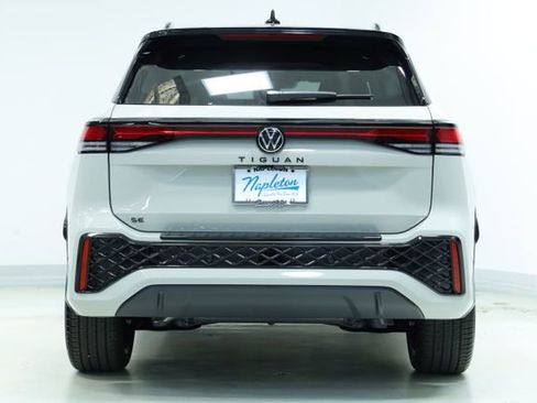 New 2026 Volkswagen Tiguan SE R-Line FWD image 6