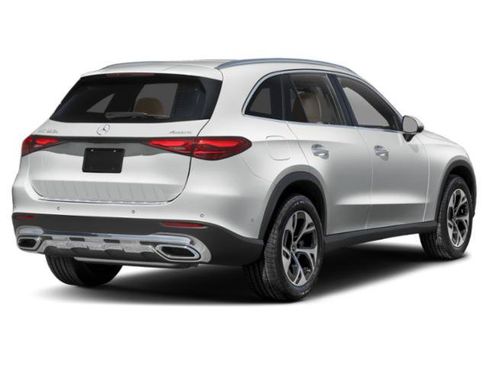 Used 2025 Mercedes-Benz GLC 350e 4MATIC image 2