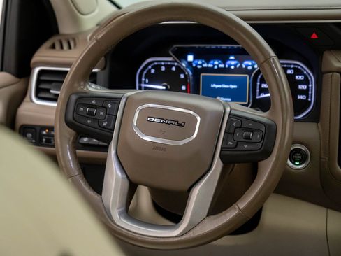 Used 2021 GMC Yukon Denali image 11