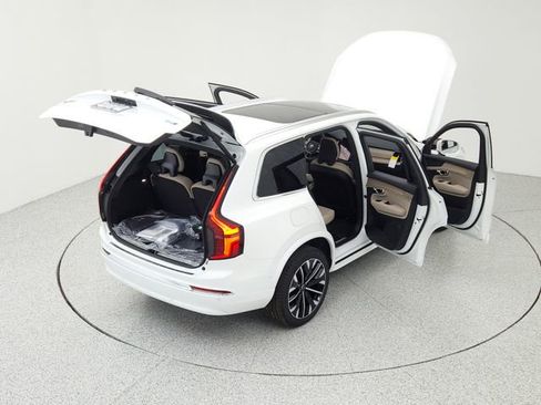 New 2025 Volvo XC90 B6 Plus w/ Protection Package Premier image 16