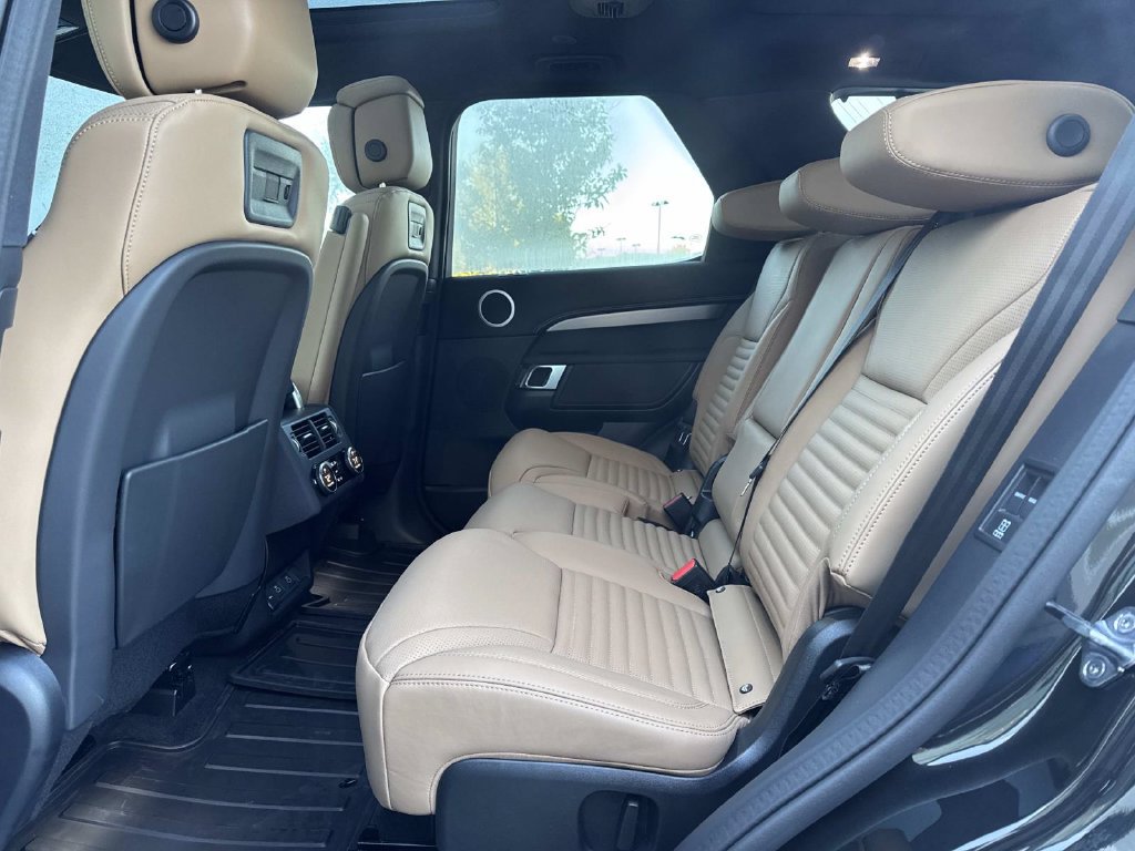 New 2026 Land Rover Discovery Limited Edition AWD/4WD image 13