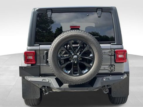 Used 2022 Jeep Wrangler Unlimited Sahara w/ Cold Weather Group AWD/4WD image 6